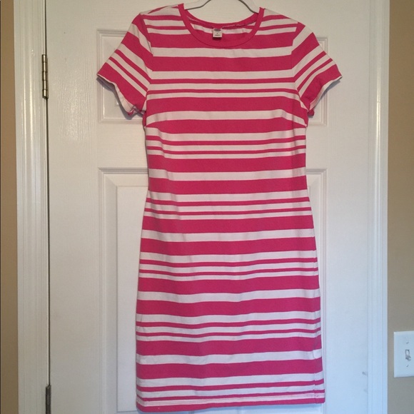 Old Navy Dresses & Skirts - 3 for $15 ☀️ Pink and White Striped T shirt dress